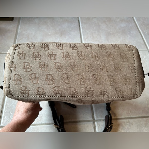NWOT DOONEY & BOURKE Small Nth/Sth slouch bag Very well made! Brand new - Picture 7 of 12